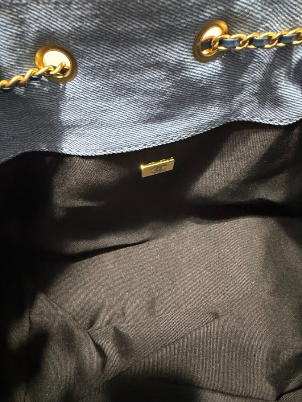 Blue Quilted Denim Chain Shoulder Bag Gold Tone Drawstring Tote - Picture 4 of 7